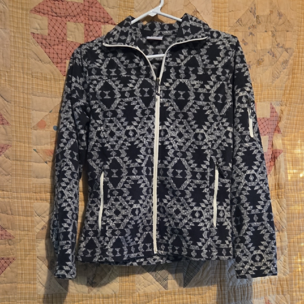 Columbia Women's Geometric Black and White Fleece Zip-up
